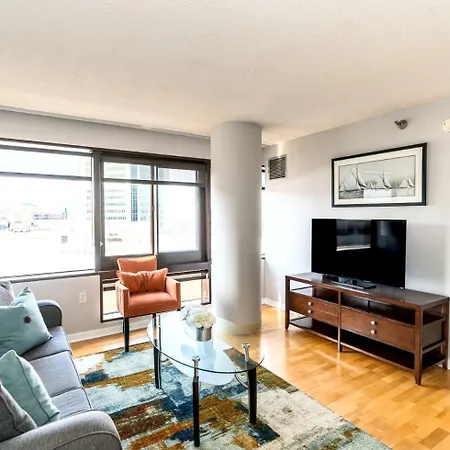 Entire Apt Downtown